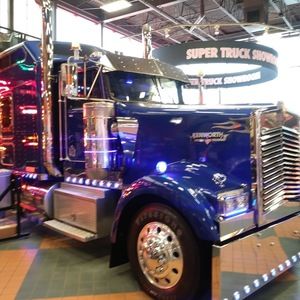 Meet your Posher, Antonio r.